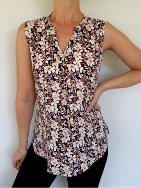 Gaharu tan pink floral print sleeveless notch neckline blouse size small